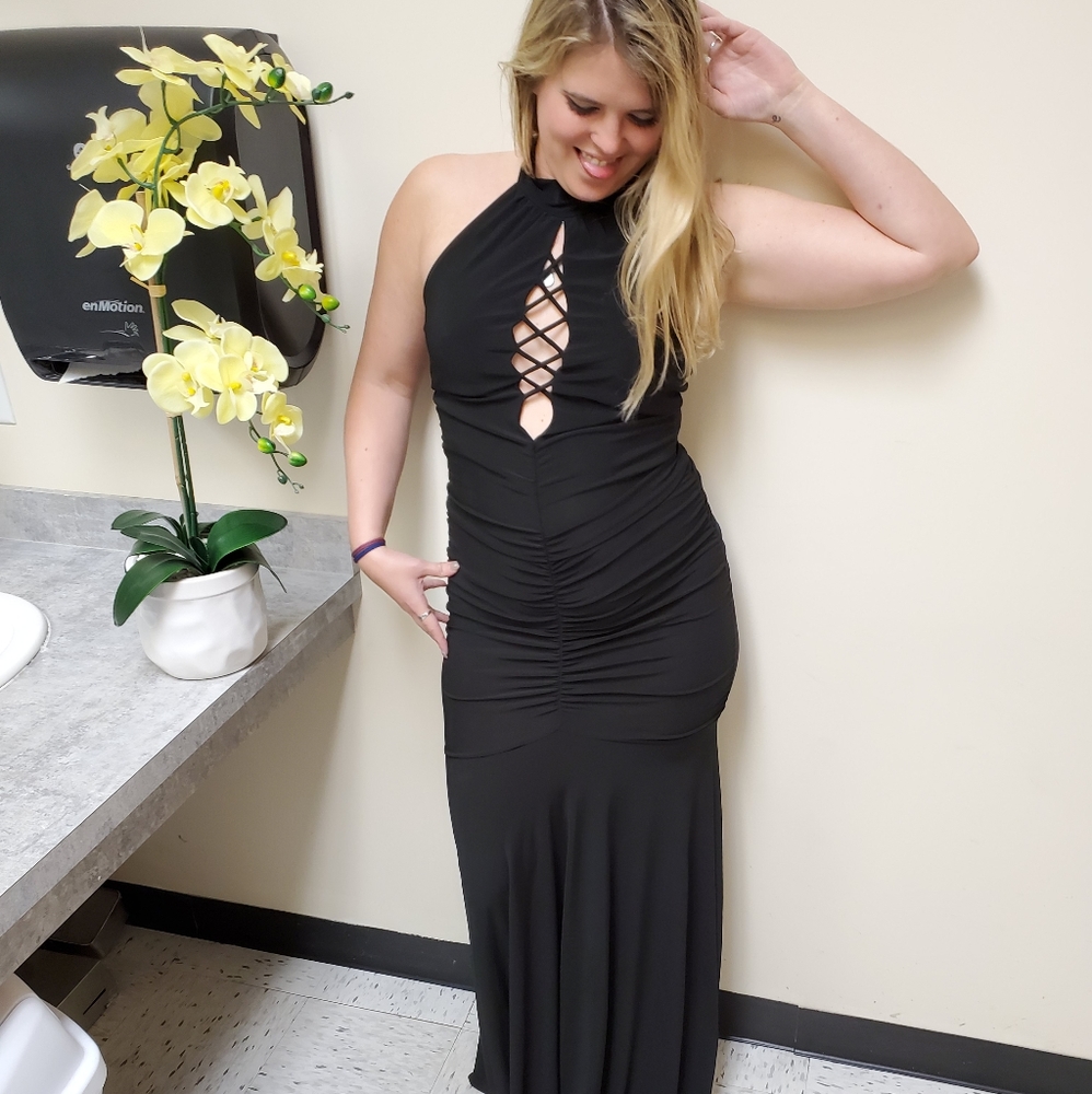Maxi halter dress with trumpet rouching.